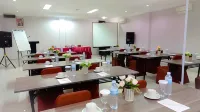 OYO 1298 D'lira Syariah Hotel Hotel a Simpang Empat