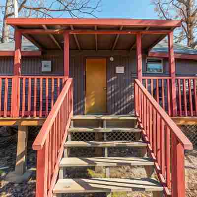 Meramec River Resort Hotel Exterior