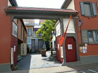 Gästehaus & Weingut Peth Hebamme Claudia Weber 주변 호텔