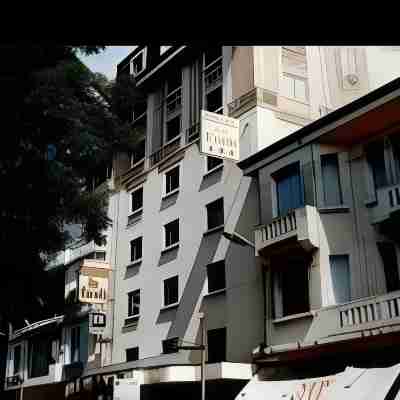 Hôtel Foch Hotel Exterior