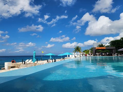 Coral Princess Hotel & Dive Resort