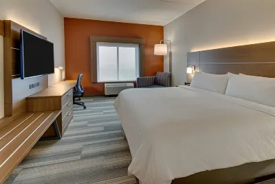 Holiday Inn Express & Suites Nashville Metrocenter Downtown