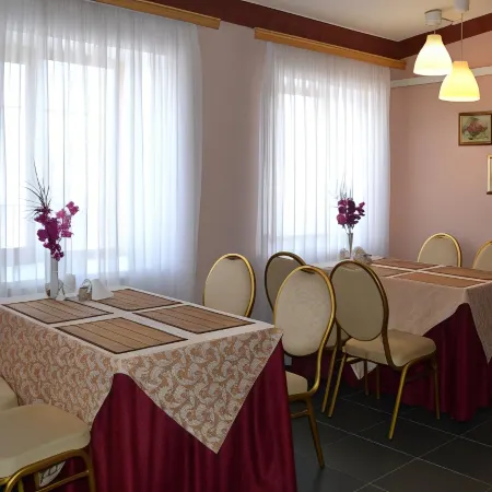 Russkaya Trojka Hotel Отели в г. Дивеево