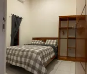 Lope Homestay Hotels in Matawai