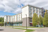 Tulip Inn Sofrino Park (Тюлип Инн Софрино Парк) Отели рядом с достопримечательностью «Заброшенный Радиоцентр времён ВОВ»