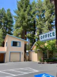 Stevenson’s Inn - Motels