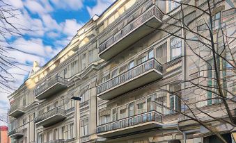 Globe Runner Hotel & Hostel