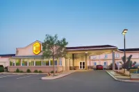 Super 8 by Wyndham Brandon MB - 2-Star