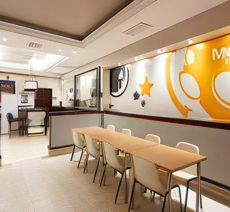 Moon Hostel Bio