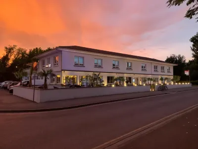 The Originals Boutique, Hotel Lakeside Hotels in Parentis-en-Born