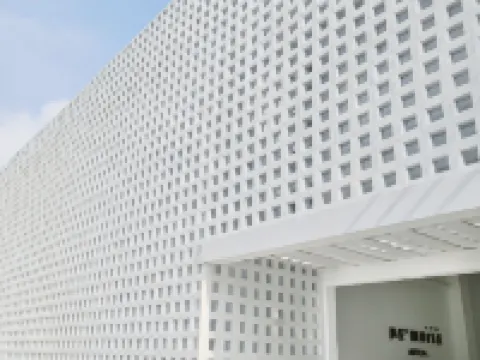 De'White Hotel โรงแรมใกล้คลองเพ