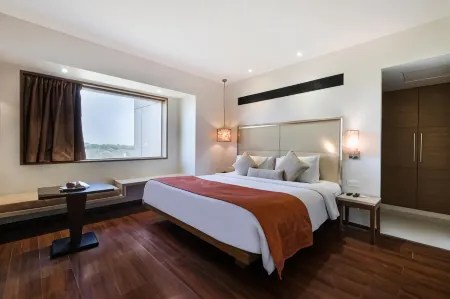 7 Apple Hotel Pimpri Pune Отели рядом с достопримечательностью «Centre for Network Computing»