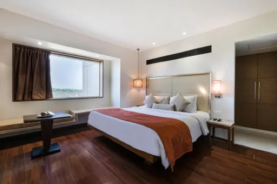 7 Apple Hotel Pimpri Pune