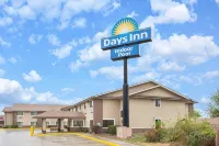 Days Inn by Wyndham Topeka Hotels in Topeka