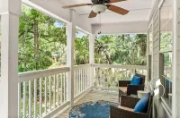 Perfect Retreat - 10 mins to Parris Island + Walk to Coffee Shops & Restaurants