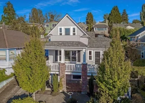 Spacious retreat with outdoor dining, patios and views