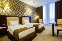 Emerald Hotel Baku Hotels near IntegralPlus mağazalar şəbəkəsi (Neftçilər 3)