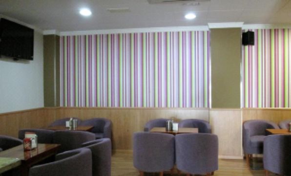 Hostal Banderas - Housity