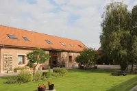 Au Coeur des Hôtes Hotels in Esquelbecq