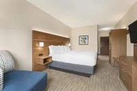 Holiday Inn Express & Suites AKRON REGIONAL AIRPORT AREA by IHG - Wifi