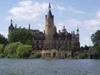 Biohotel Amadeus Hotel dekat Schwerin Hauptbahnhof Railway Station