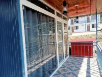 Silver Dew Resorts and Restaurant فنادق في Kempty Range