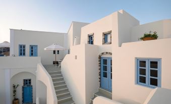 Pantelia Suites