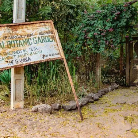 Seaview - Sleeps 3 - Access to Beach - Bakau Hotels in Bakau