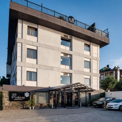 The Vintage Srinagar at Dal Lake Hotels near Park (Soura Maternity Hospital)