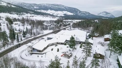 Vesterland Feriepark Hytter, Hotell og Leikeland