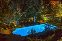 Le Jardin de Celina Hôtels à : Moustiers-Sainte-Marie