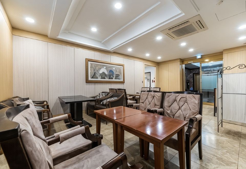 5. 센트럴 투어리스..