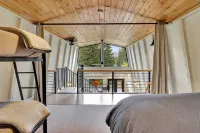 Beautiful Girdwood Cabin with Sauna & Steam Shower