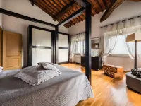 Tenuta Guinigi Antico Borgo di Matraia - Exclusive Holidays Apartments & Pool Hotels in Capannori