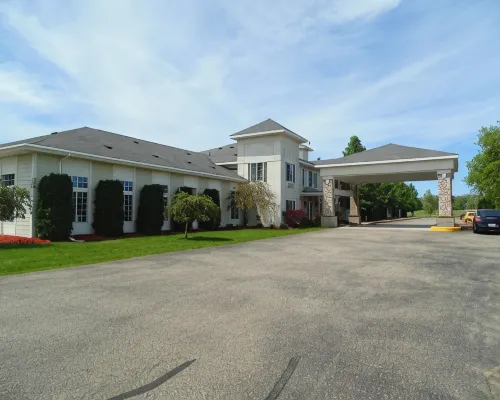 American Inn and Suites Houghton Lake Hotels in Roscommon County
