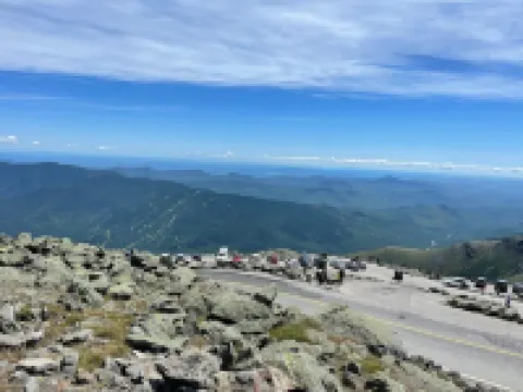 Stunning Mountain Views and Cozy Elegance - Charming Chalet Retreat