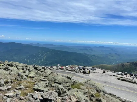 Stunning Mountain Views and Cozy Elegance - Charming Chalet Retreat Отели в г. Glen