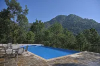 Samsara Luxury Cottages & Spa, Chail Hills - Infinity Pools