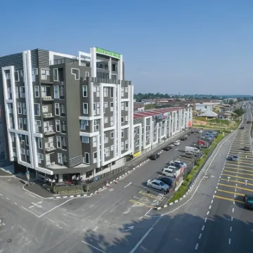 Manhattan Hotel Ipoh Hotels near Mirror lake
