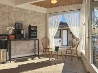 Departure Bay Motel