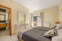 Pestana Carvoeiro Golfe - Al Hotels in Estombar