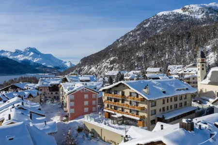 Albana Hotel Silvaplana Отели рядом с достопримечательностью «Atelier Segantini»