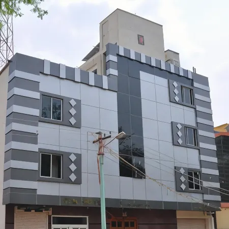 C M Hotel