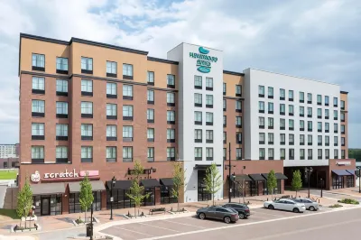 Homewood Suites by Hilton Coralville - Iowa River Landing Отели в г. Коралвиль