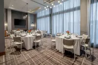 薩特薩克拉門託堡希爾頓啟繽精選飯店