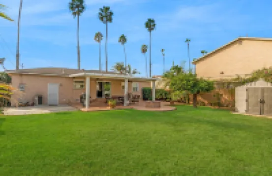 Charming Retreat with Fire Pit and BBQ Grill - Cozy Family Oasis