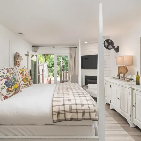 Farmhouse Inn