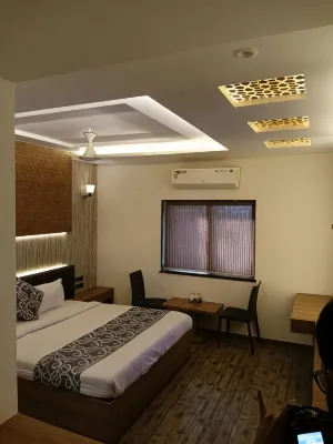 Hotel Sahyadri - bar