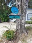Three Sisters Cottages Hotels in Crystal River