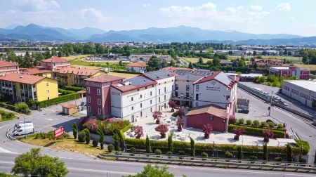 Hotel Borgo Brianteo Отели в г. Понтида